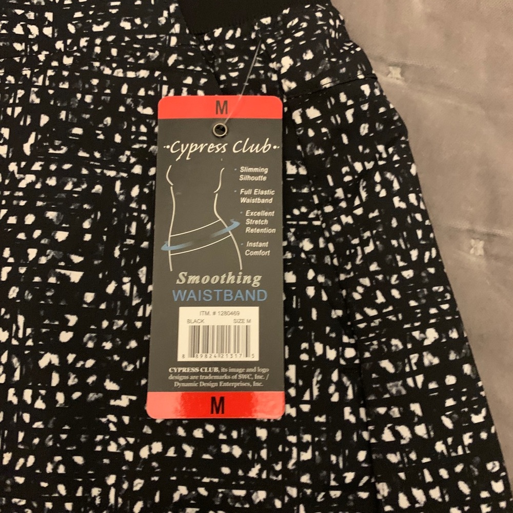 Black and white golf skort size M